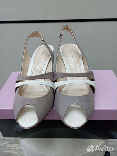 Босоножки женские