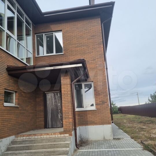 Коттедж 320 м² на участке 13 сот.