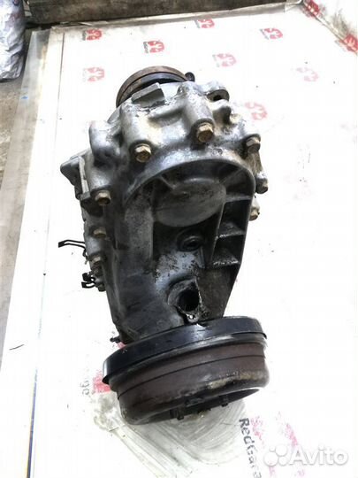 Раздаточная коробка Nissan Patrol Y60 RD28 1993