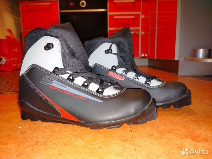 Лыжные ботинки salomon 39р-р