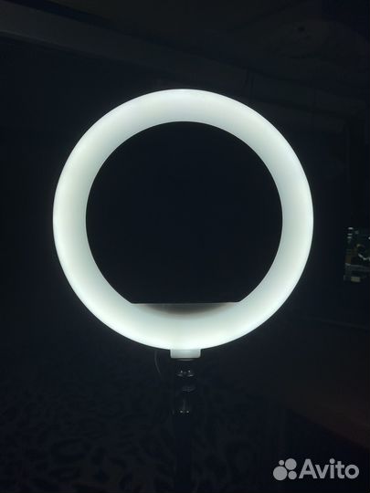 Кольцевая лампа со штативом