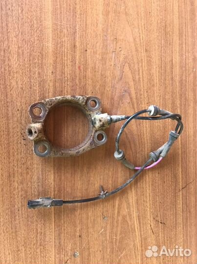 Датчик ABS задний правый Nissan X-Trail T 32