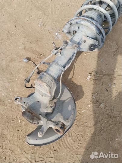 Стойки передние Инфинити Q45 2001-2006 г. Обе