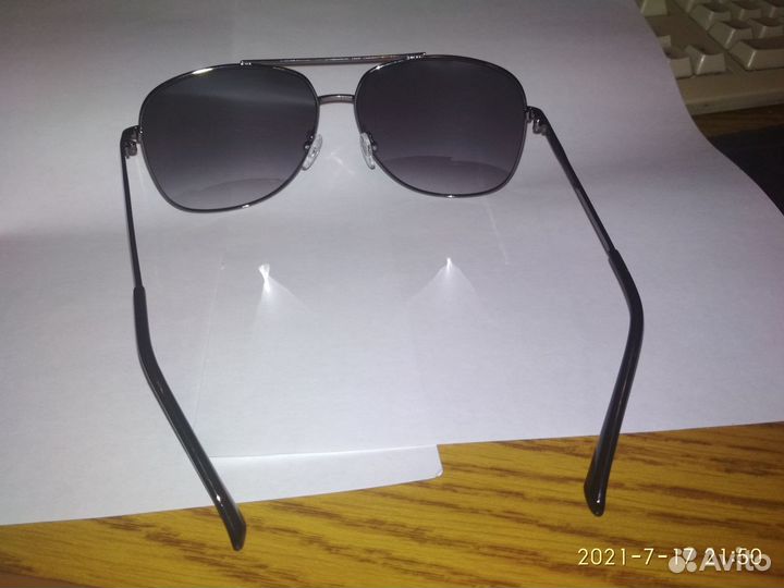 Солнцезащитные очки мужские в кейсе