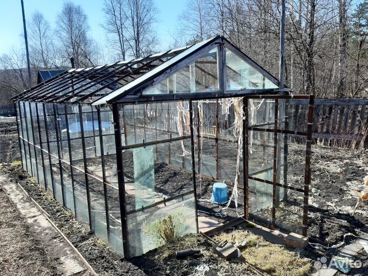 Продам теплицу из уголка