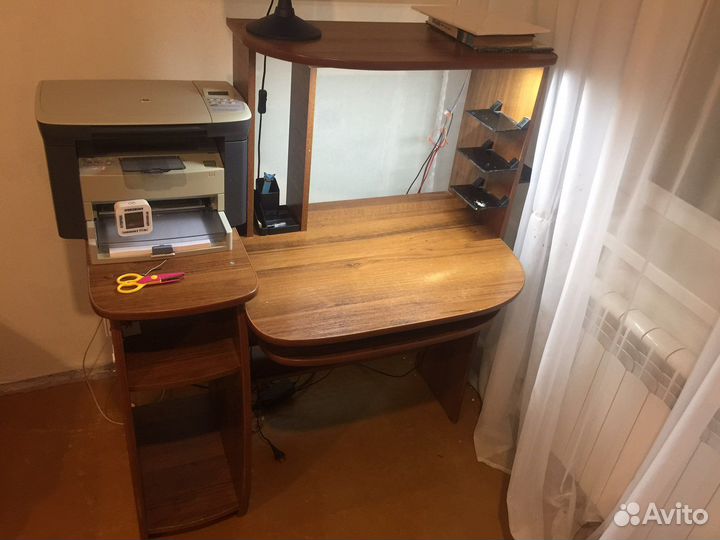 Компьютерный стол с подсветкой