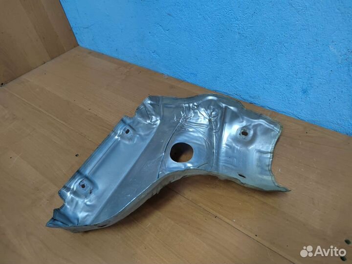 Теплозащитный экран выпускного коллектора