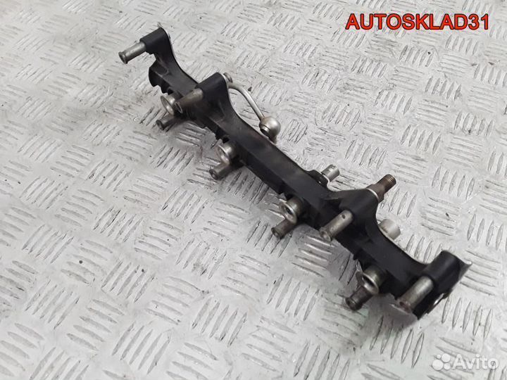 Рейка топливная Volkswagen Passat B6 06D133317F