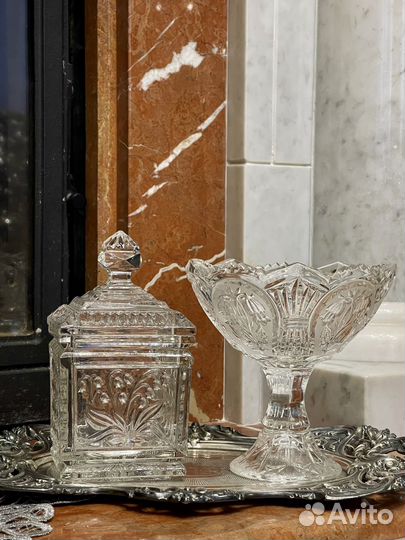 Хрустальные вазочка и бисквитница