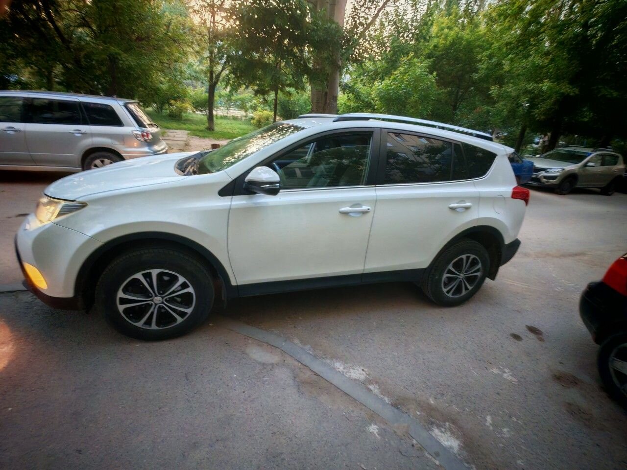 Toyota RAV4: фото владельца