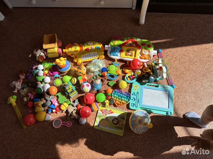 Игрушки детские много