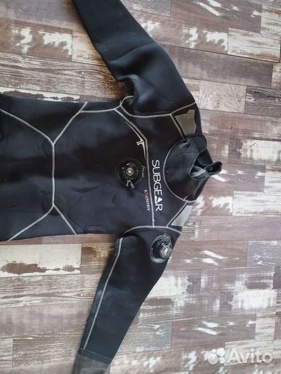 Сухой гидрокостюм для дайвинга Subgear
