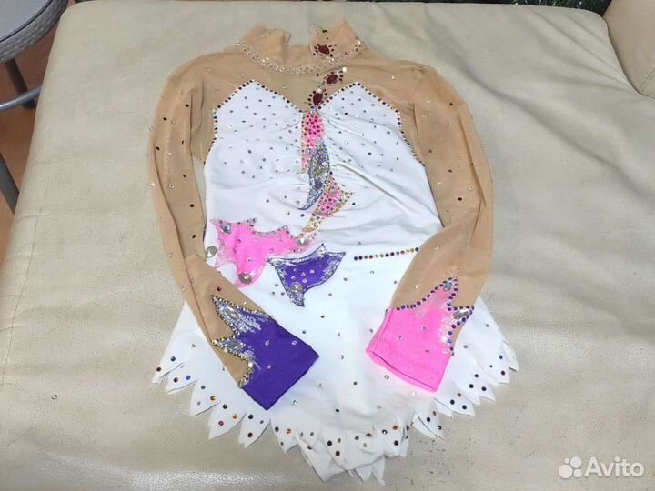 Купальник для художественной гимнастики или костюм