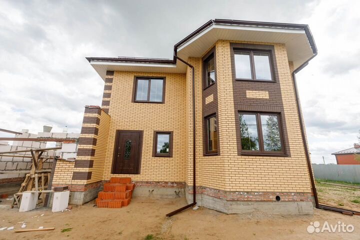 Окна в Раевской