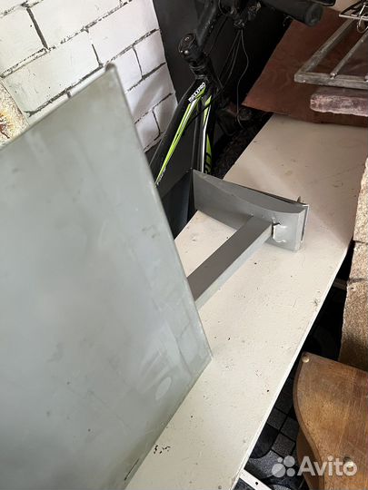 Подставка под телевизор на стену