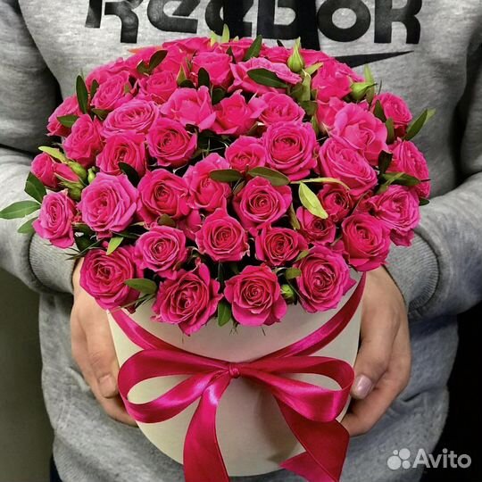 Букеты и Композиции из Малиновой Кустовой Розы