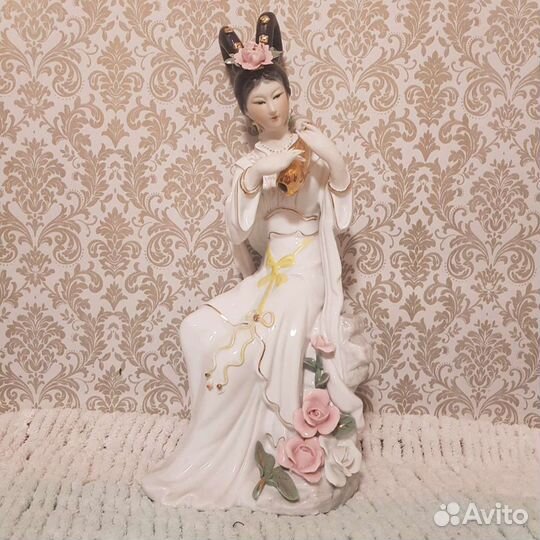 Фарфоровые статуэтки