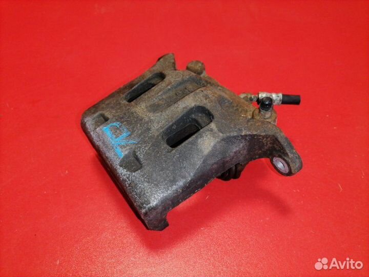 Суппорт передний правый Nissan Pathfinder R51