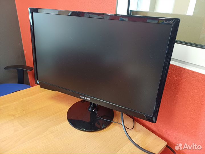 Монитор Samsung