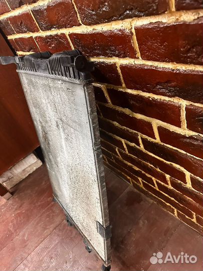 Nissan Qashqai JJ10 Радиатор основной 21410-JD20E