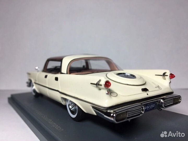 NEO Imperial Crown 4-door Southhampton 1957 1/43