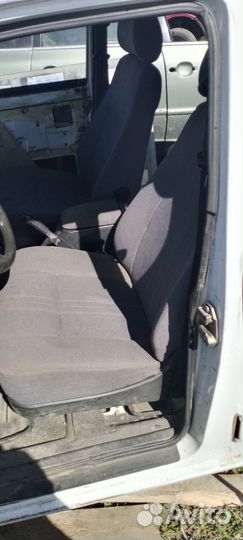 Передние сиденья Волга 3110