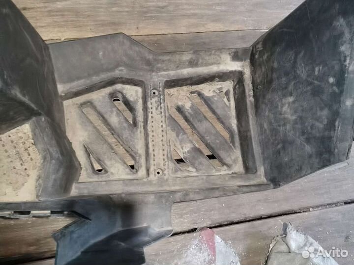 Подножка левая Stels dinli 800 коротыш