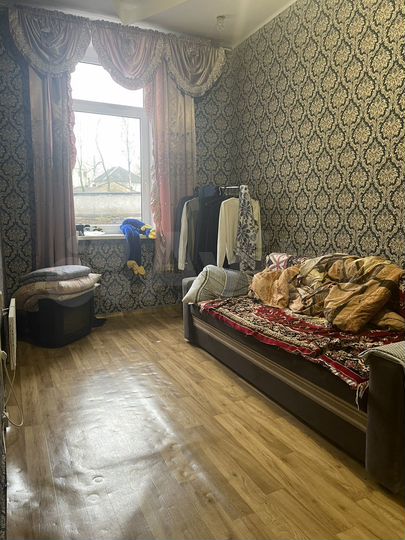 3-к. квартира, 72 м², 1/3 эт.