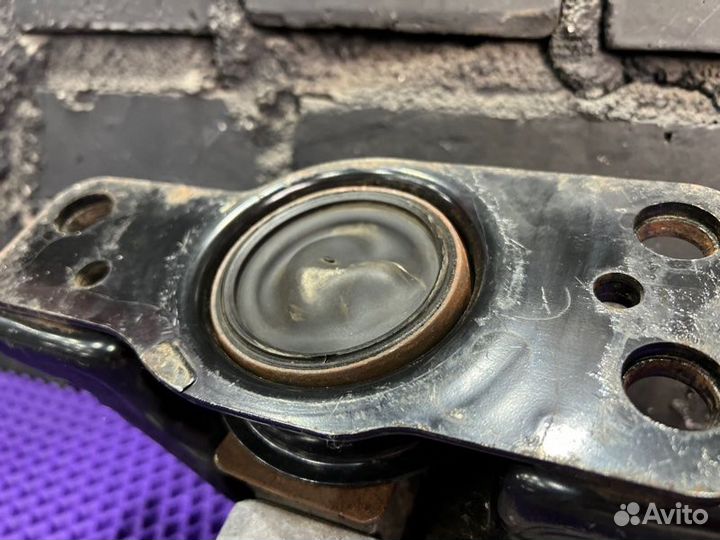 Подушка двигателя передняя Nissan Tiida HR15