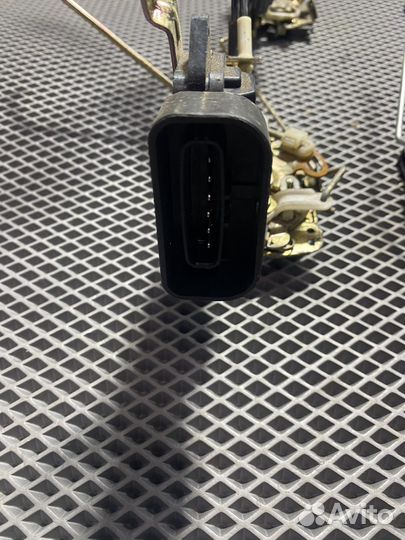 Замок двери Lifan X60