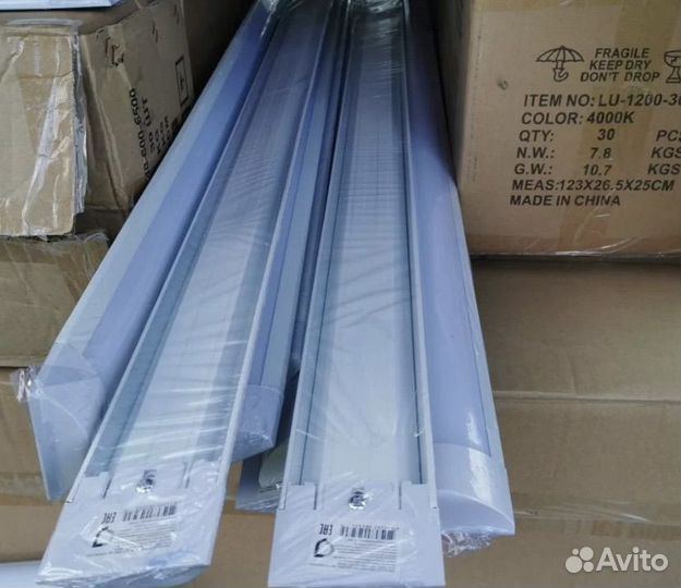 Потолочный линейный светодиодный светильник (LED)