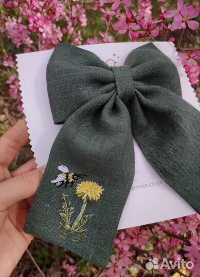 Бант изо льна с вышивкой