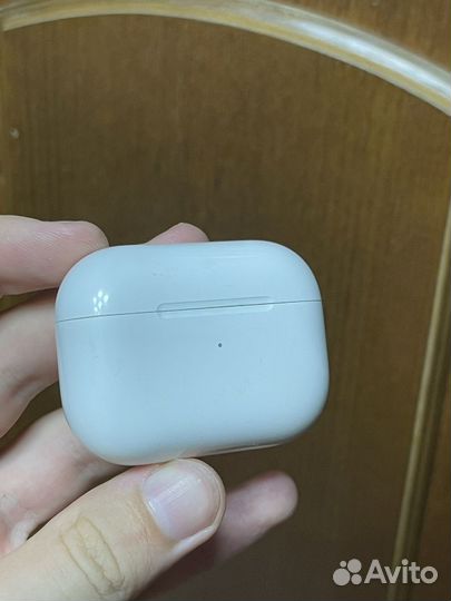 Оригинальный кейс AirPods Pro