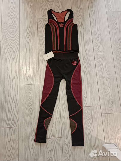 Спортивный костюм женский