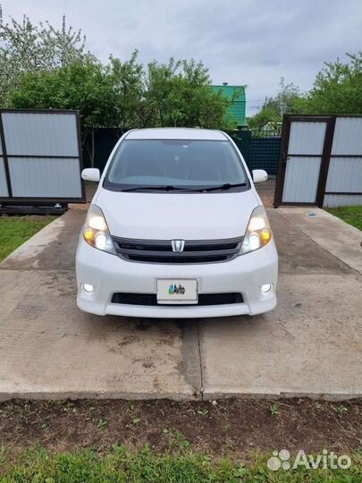 Toyota Isis 1.8 AT, 2008, 207 000 км