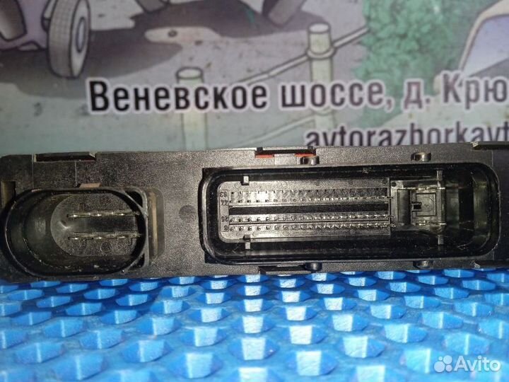 Блок управления центральным замком Volkswagen Toua