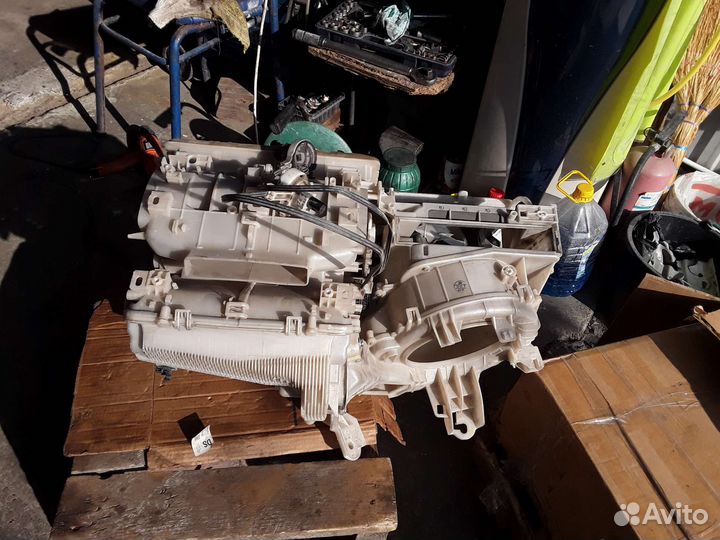 Корпус отопителя Toyta Hiace H200