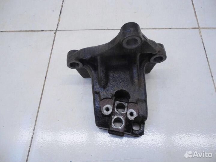 Кронштейн кпп Solaris 2010-2017