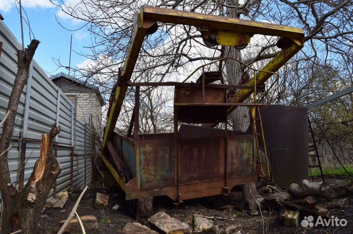 Самопогрузчик контейнеровоз