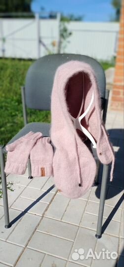 Капор с манишкой и митенками