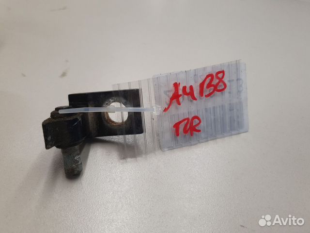 Петля двери передней правой Audi A4 B8 2007-2015