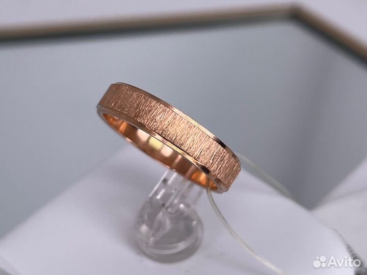 Золотое обручальное кольцо 3.18 гр., р.16.5