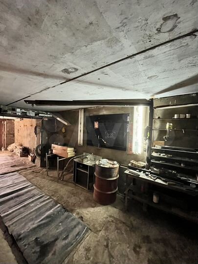 Гараж, > 30 м²