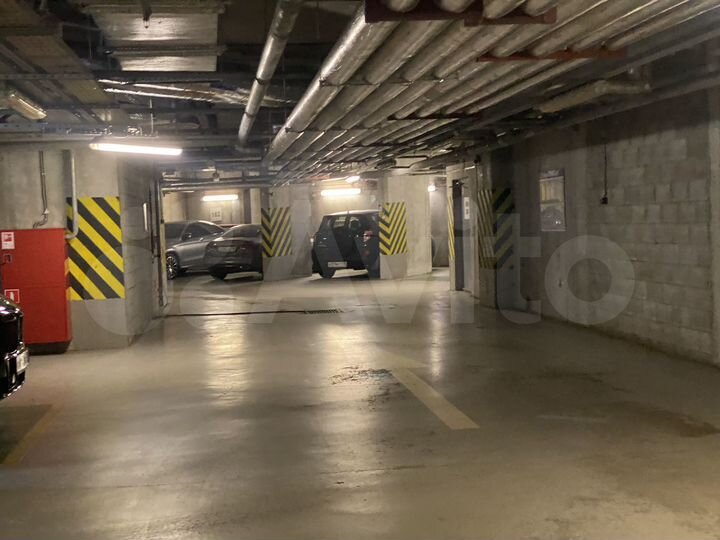 Машиноместо, 12 м²