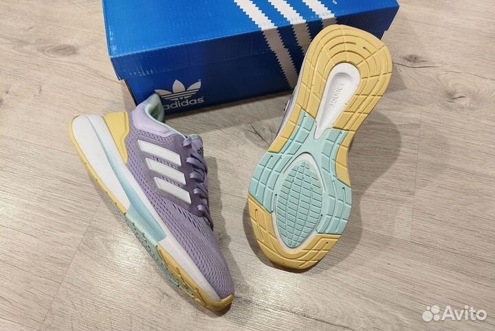 Кроссовки женские новые Adidas EQ21 Run