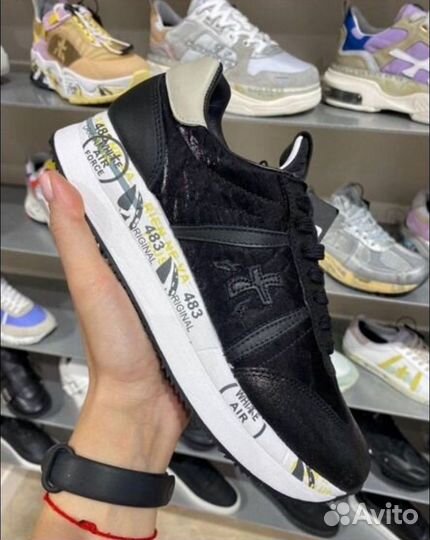 Женские кроссрвки