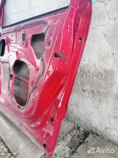 Дверь передняя правая Suzuki Grand Vitara