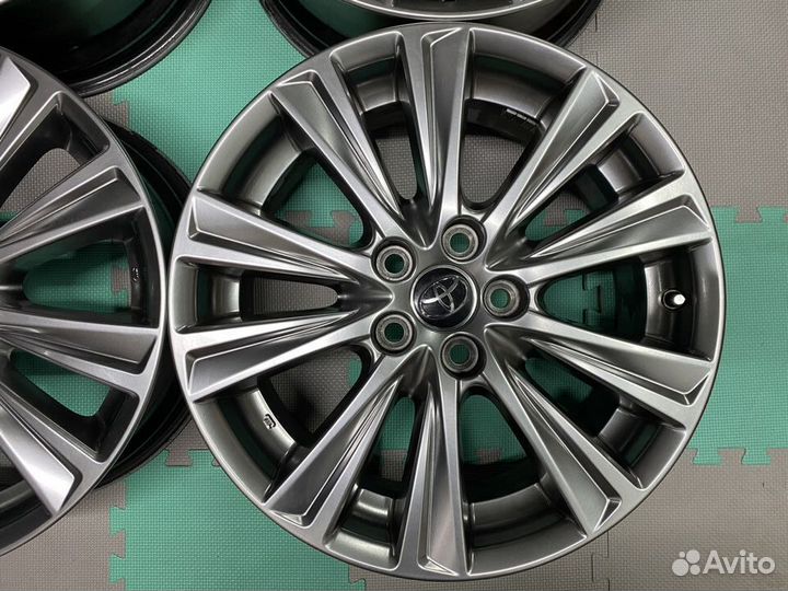 Комплект оригинальных дисков Toyota