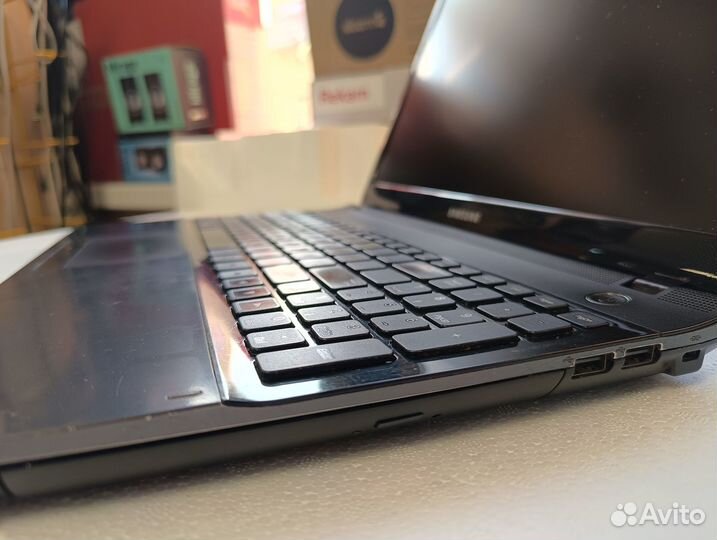 Ноутбук Samsung NP300E5A Core i3-2350M SSD HDD