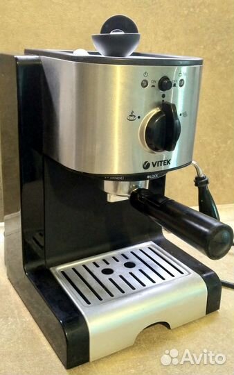 Кофеварка рожковая Vitek VT-1513 BK